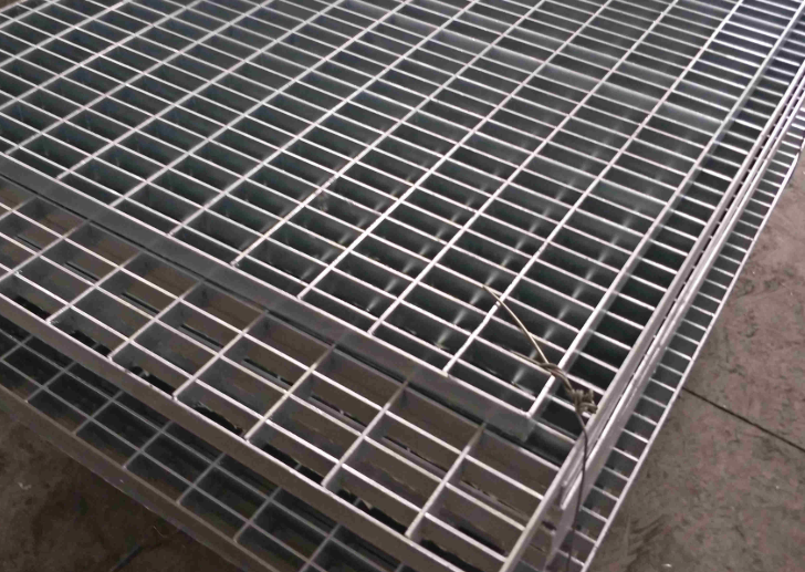 Galvanized Steel Walkway Grating for Plants High Load Bearing Floor Grating