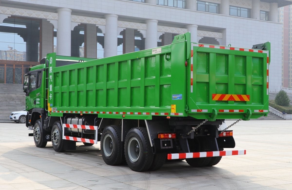 Chinese Truck 6x4 X3000 Truck Brand New Shacman Tractor Trucks in Dubai
