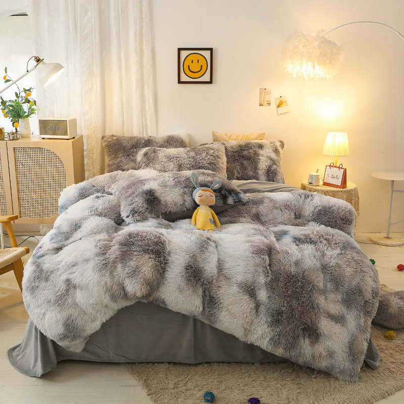 Blue Tie Dye Gradient Luxury Shaggy Duvet Bedding Set with 133x72 Fabric Density