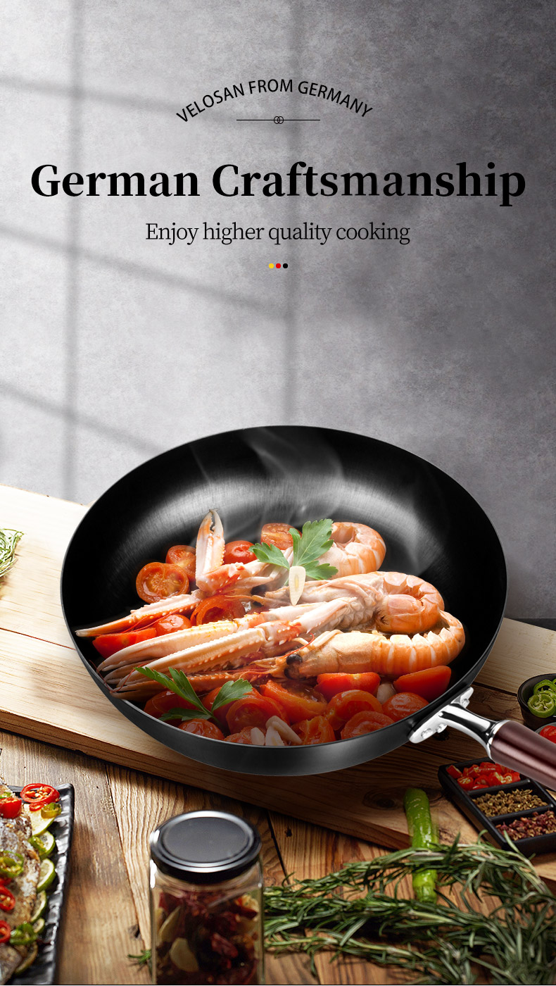 9.3cm Deep Classic Stir Frying Pan Chemical Free Uncoating With Wooden Handle