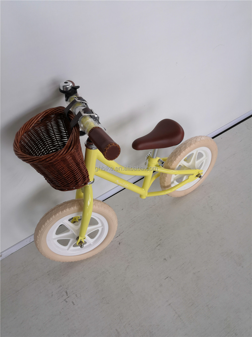 12 Inch Foam Tire Kids' Balance Bike Yellow Color Load Capacity 70kg Front Wicker Basket