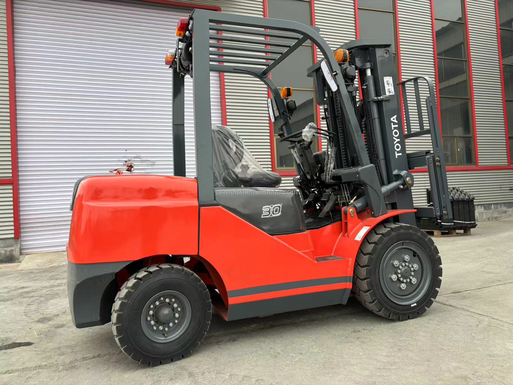 1150mm Fork Length and Lifting Tools Japan Engine 3.5 Ton Forklift for Heavy Duty Tasks