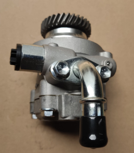 Nissan Urvan Caravan Car Steering Pump For 49110-VW600 49110-VW200 49110-VZ10A