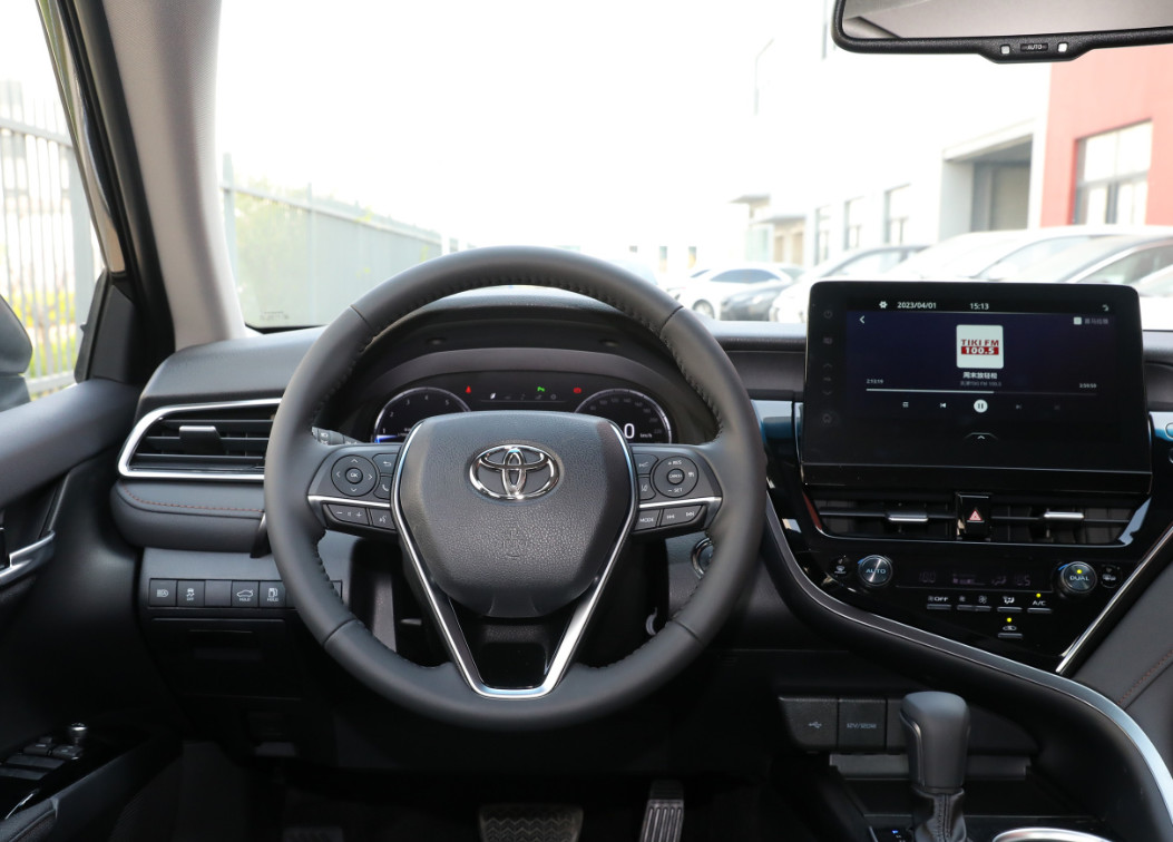 Toyota Camry 2023 2.5G luxury Edition 4 door 5 seats sedan 8 AT Gasoline