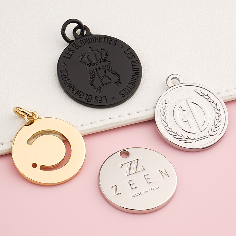 Small Metal Logo Bag Tag with Plated Technique and 1 Color Print Method Metal Tag