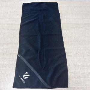 China high quality microfiber gym hand towel with pocket sport towel custom embroidered gym towel on sale