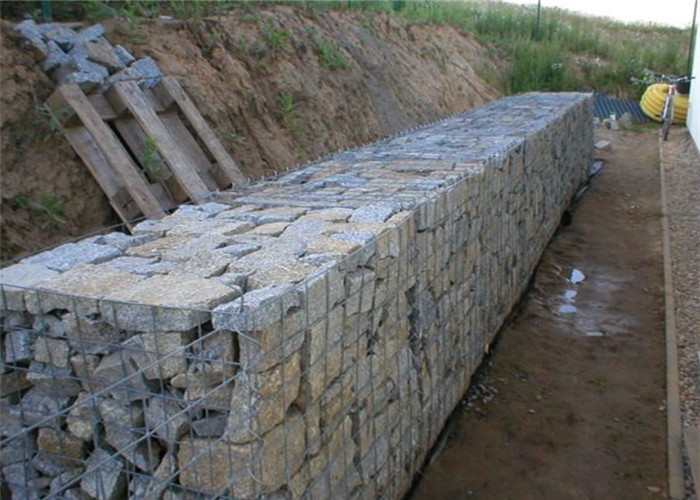 Zinc Coated Welded Wire Gabions Baskets , Stone Filled Wire Cages