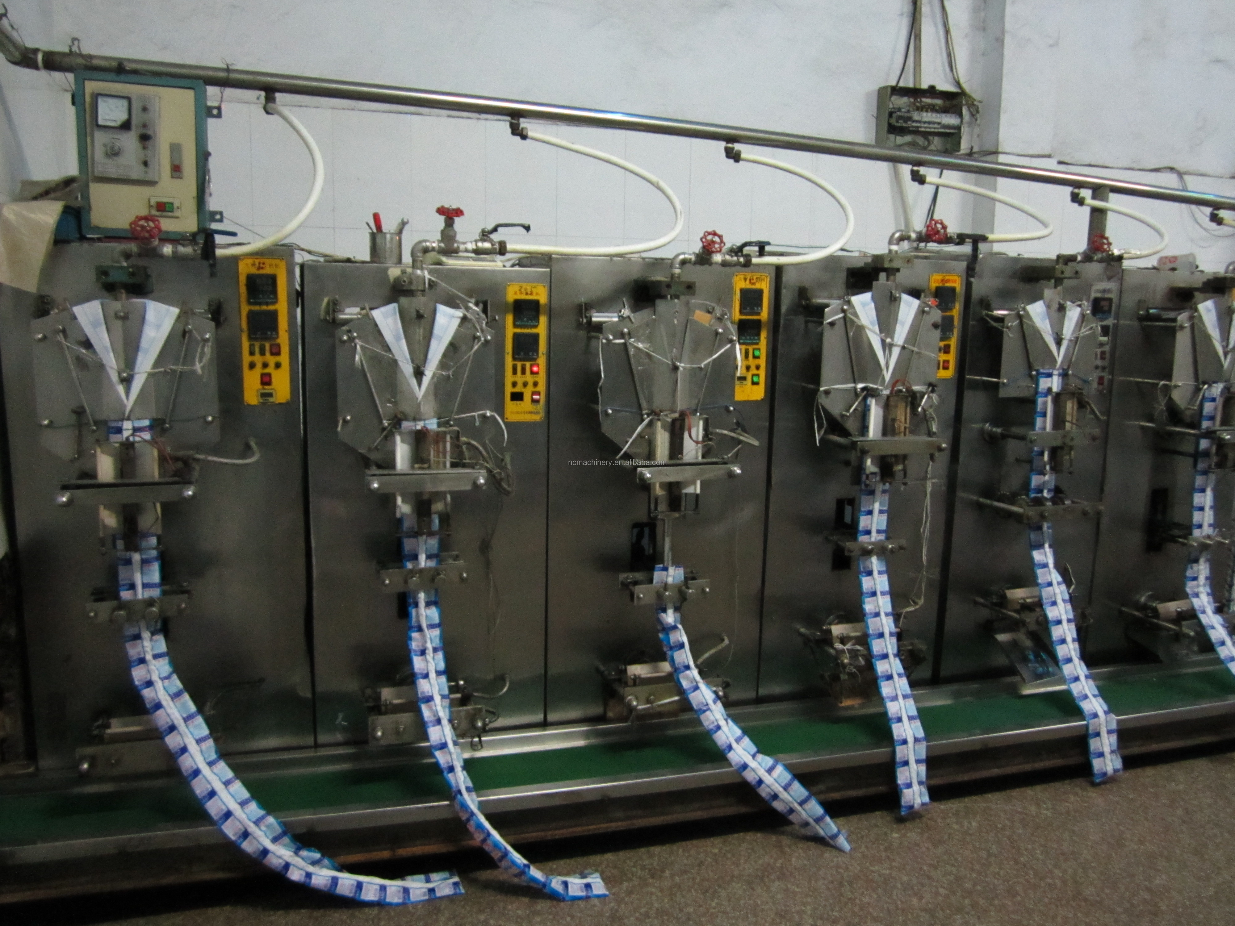 Easy to Operate Full Automatic 2000 Bags/Hour Pouch Water Production Line Filling Machine