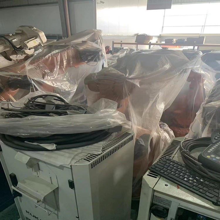 KR210 Used KUKA Robot R2700 With Cabinet Teach Pendant 9.9