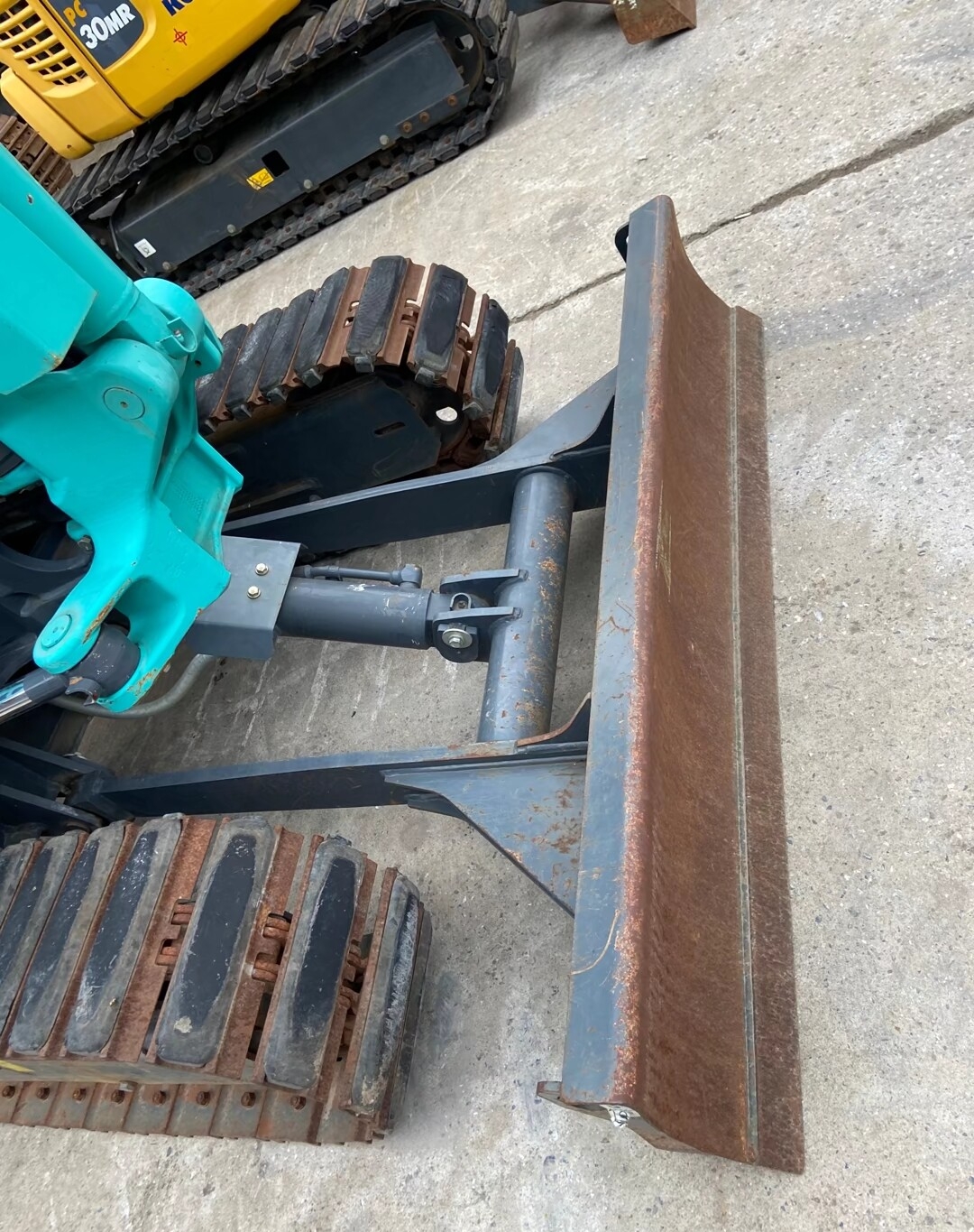 Original Hydraulic Valve Used Kobelco SK30SR Excavator Mini Excavator 3ton in Japan
