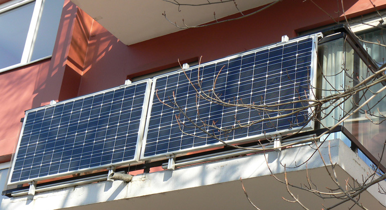 Pure Sine Wave Flexible Photovoltaic Cells Solar Panel System For Balcony