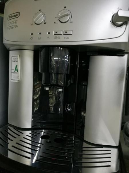 DeLonghi Commercial Coffee Machine Automatic Espresso / Cappuccino Maker Snack Bar Equipment