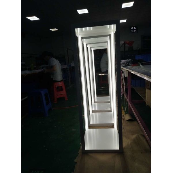 Stainless Steel / Acrylic Visual Merchandising Displays Golden for Retail Store