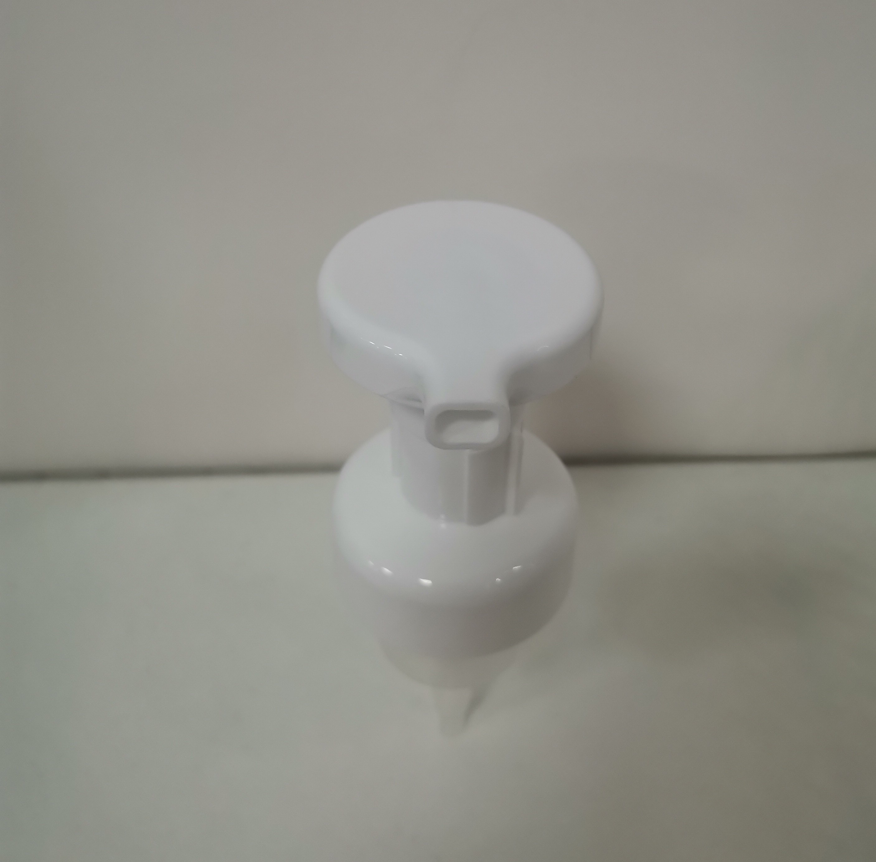 Smooth Foam Pump For Cream Cleanser - Convenient Reasonable Design For Facecare And Cleaning