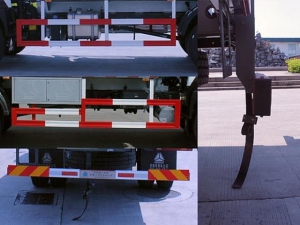 High End 12.3 Cubic Meters Liquid Tanker Truck / Gasoline Tank Truck