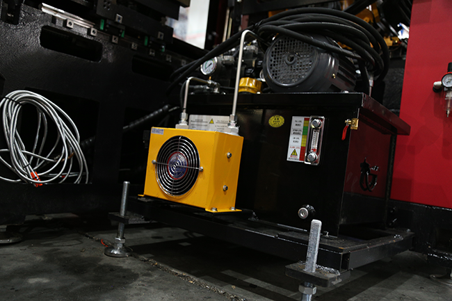 Consistent 110rpm High Speed Circular Saw Machine 2.7KW Automatic Circular Saw