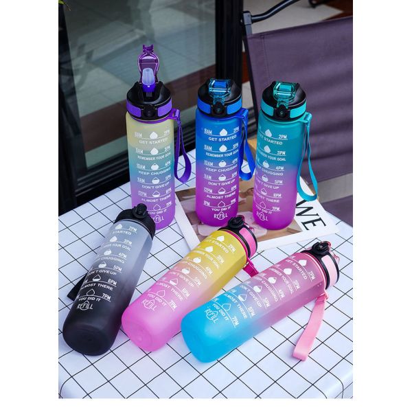 Fashionable Gradient Color Frosted Plastic Sports Water Bottle 750ml Cycling Water Bottles Custom Keep Yourself Hydrated Lightweight Durable
