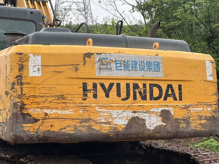 Hyundai 225LC-7 Excavator 25 Ton Used in Good Working Condition with Original Painting