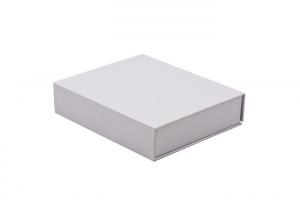 China Weight 180.2g Flip Top Gift Boxes With Magnetic Catch White Color Rectangle Shape on sale