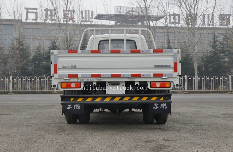 Dongfeng Materials Transport Light Trucks 4X2 1-5T Mini Cargo Truck with Touch Screen