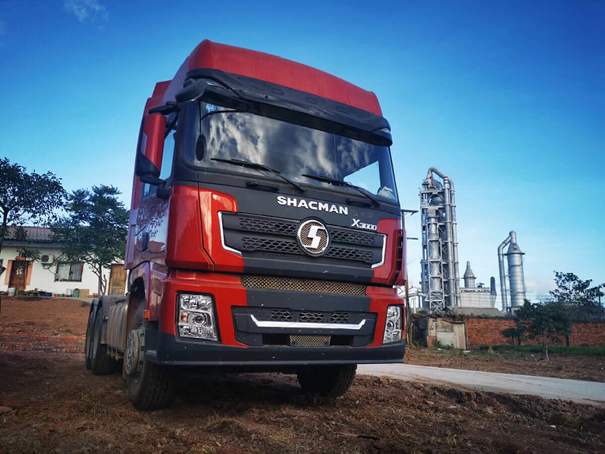 Shacman X3000 6x4 Tractor Truck With Air Suspension Driver's Seat 50T Capacity Load