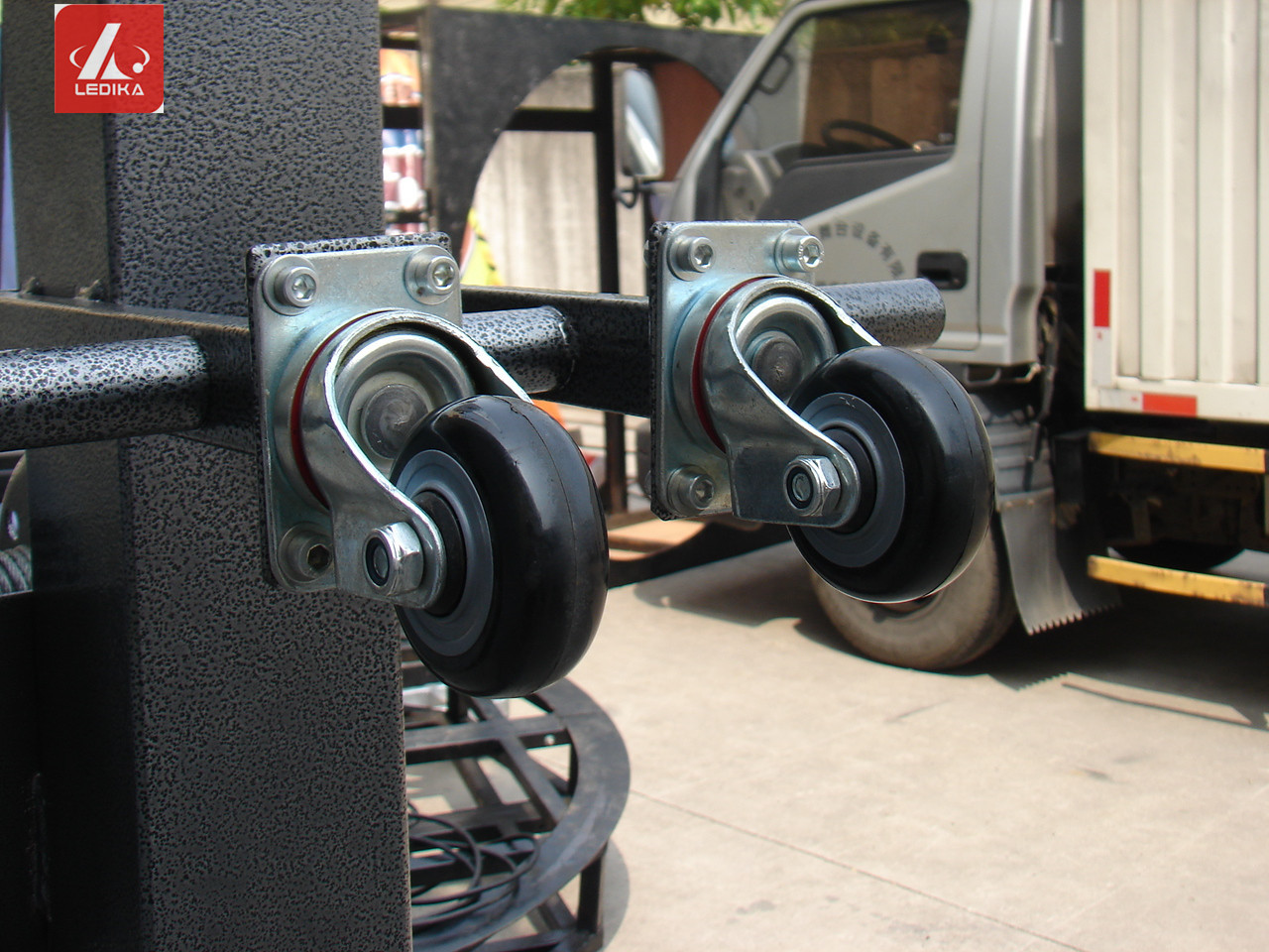 Height Adjustable 500KG Great Load Capacity Hand Winch Elevator Tower Systems