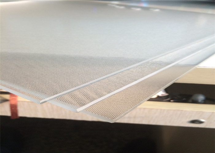 Patterned Solar Panel Glass / Low Iron Tempered Glass For Solar Panels CE Approved