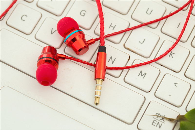 2018 HZD1801E Hot Sell China good music quality 6 u speaker color mp3 mobile phone computer wired earphone