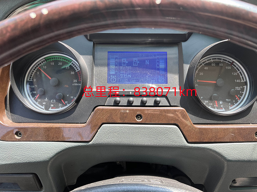 Diesel Used Tourist Bus 37 Seats 2 Door LHD Euro 4 With Manual Transmission