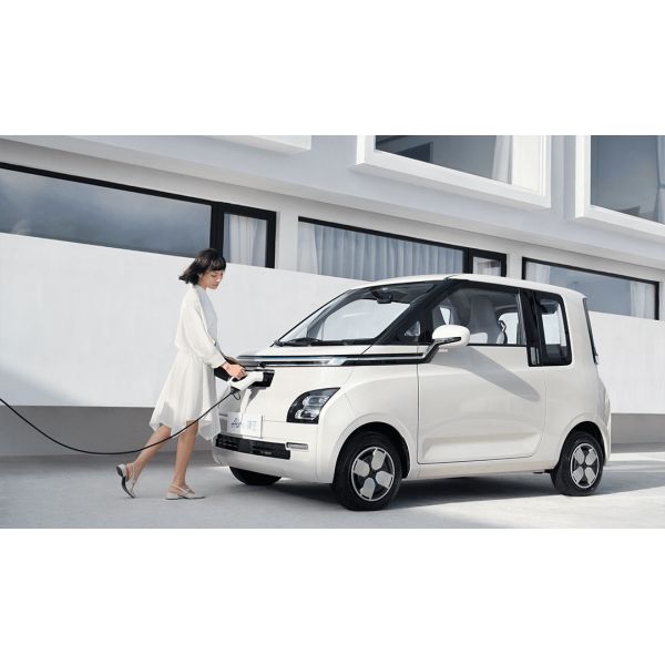 3 Doors 4 Seats Hatchback Electric Vehicle Wuling Mini EV Wuling Air 30kw Max Power Electric Electric Cars for Sale