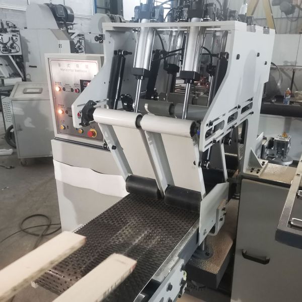 Power 18.5kw Automatic Woodworking Horizontal Band Saw for Precise Square Wood Cutting