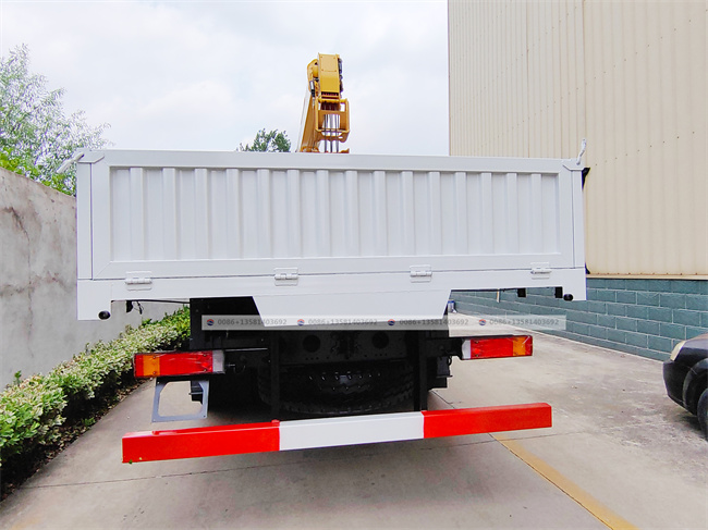 Made in Hubei Factory 6x4 Famous Crane 14 Ton Dump Truck Crane Truck Mounted