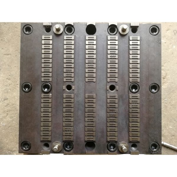 Customized Shape and Cavity Aluminum Profile Thermal Insulation Extruded Modular Mold