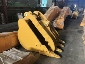 China Yellow Hydraulic Tractor Bucket Thumb Oversized High Profile Pivot Pin Prevents Twisting on sale