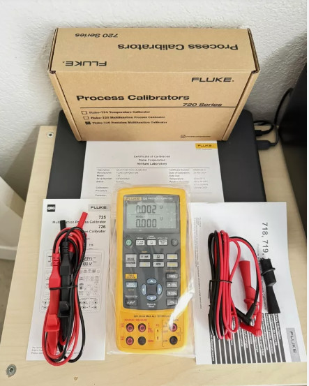 Fluke 726 Precision Multifunction Process Calibrator/ Good Function Calibrates Thermocouples And RTD Temperature Instruments