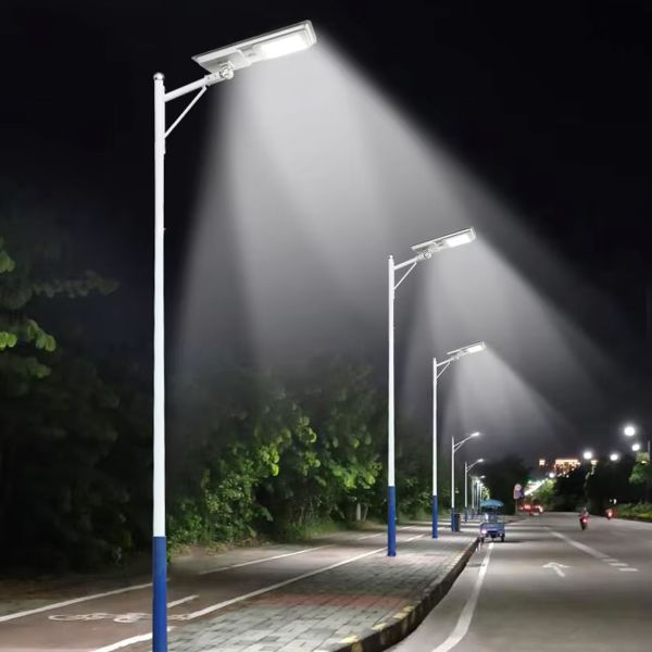 Integrated Solar Street Light: Long-lasting Power Supply, High-Brightness Illumination, Rapid Charging