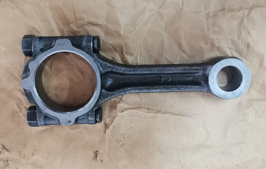 Metallic VOLVO TWD1630G Engine Spare Parts-1556177 oil pump in Silver Genuine Metal Components MM433-19701