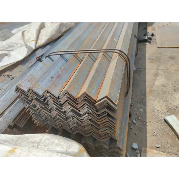 Hot Rolled ASTM A572 Gr.50 Steel Angle Bar 30x30-200x200mm Equal Angle Iron for Structural Use