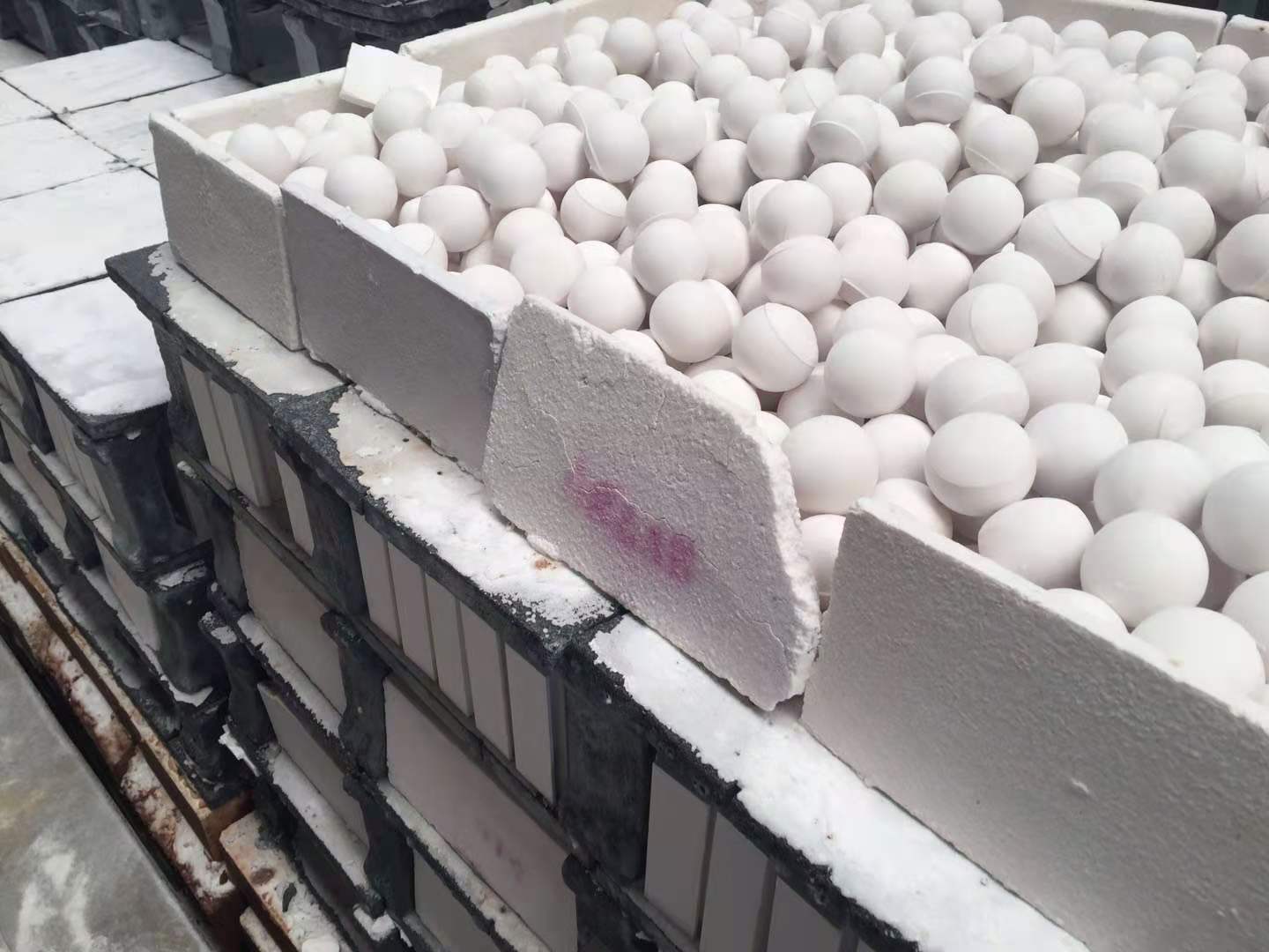 Industrial Ceramic Alumina Grinding Ball with High Density and CaO Content