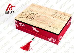 China Special Handle Christmas Cardboard Gift Boxes , Beautiful Corporate Gift Packaging Boxes on sale