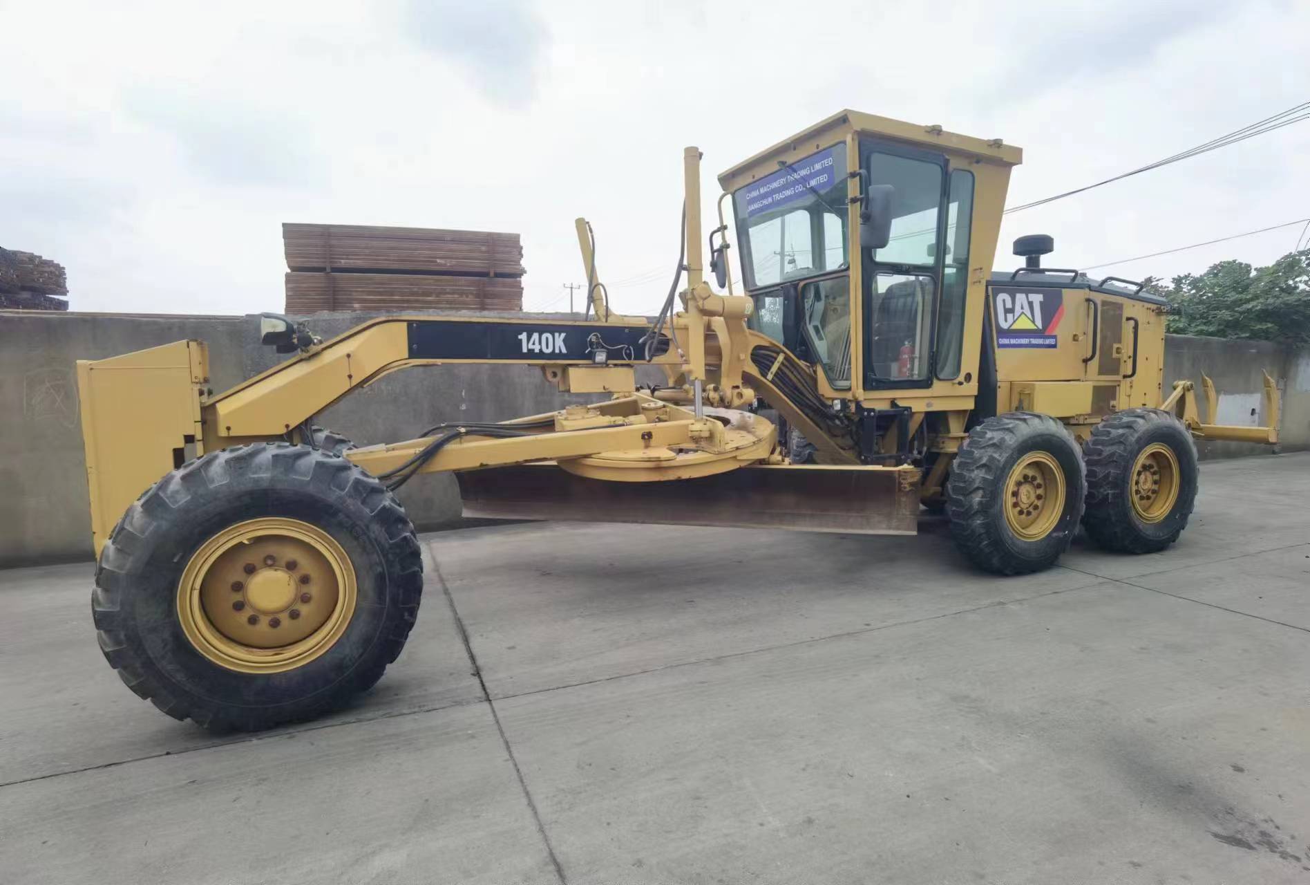 CAT 140K Motor Grader with Bosch Rexroth Hydraulic Cylinder and 6CTA8.3 Engine Model