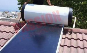 Quality Flat Plate Solar Thermal Collector Hot Water Heater , Roof Mounted Solar Water Heater wholesale