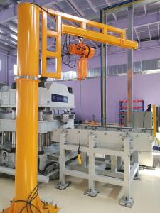China 5 Ton Industrial Jib Crane Pillar Mounted With Derricking Jibs 300-450KN Rail Width on sale