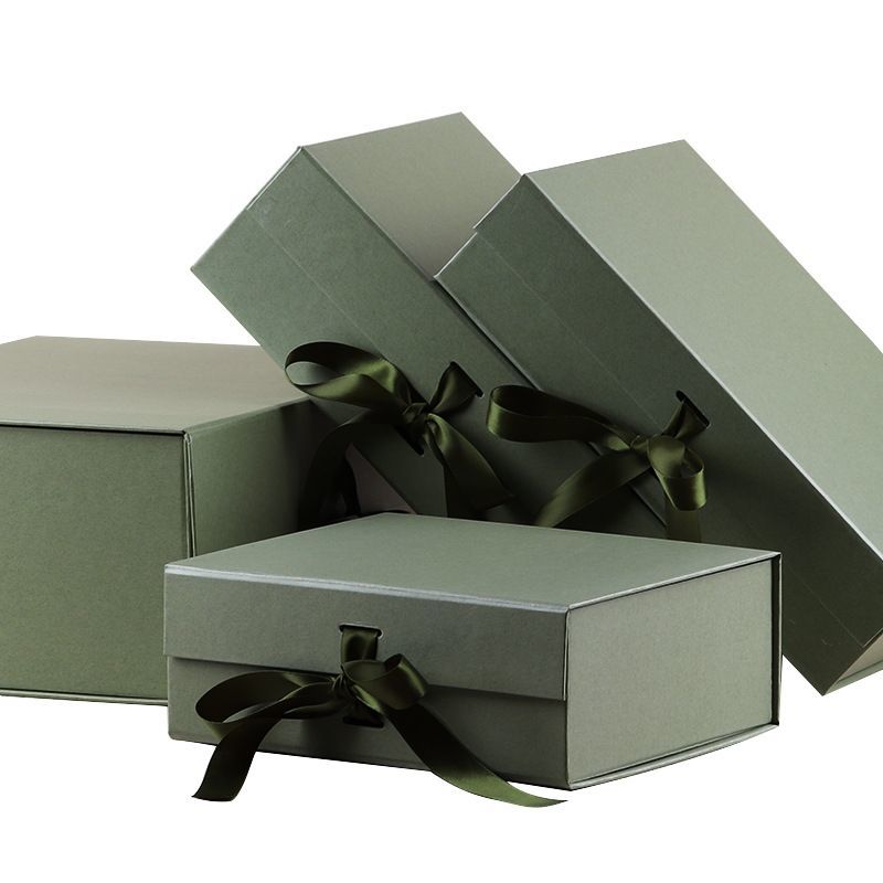 Custom Flat Cardboard Clothes Magnetic Folding Packaging Gift Box