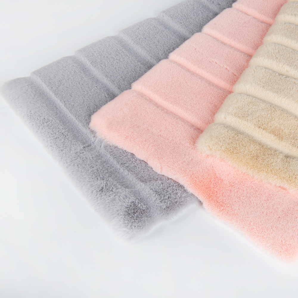Density 68×68 400gsm Stripe Brush Rabbit Faux Fur Fabric for Garment/Hometextile