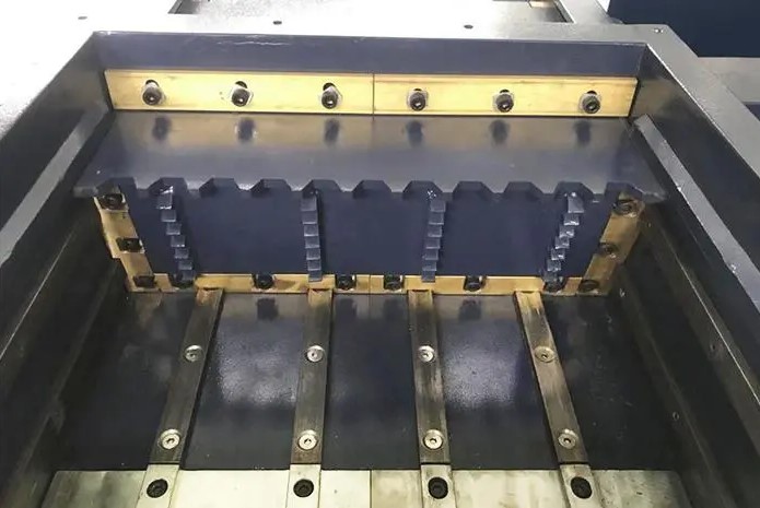 380V/50HZ/3PHASE Voltage Single Shaft Shredder Machine for Textile Fabric Woven Bag