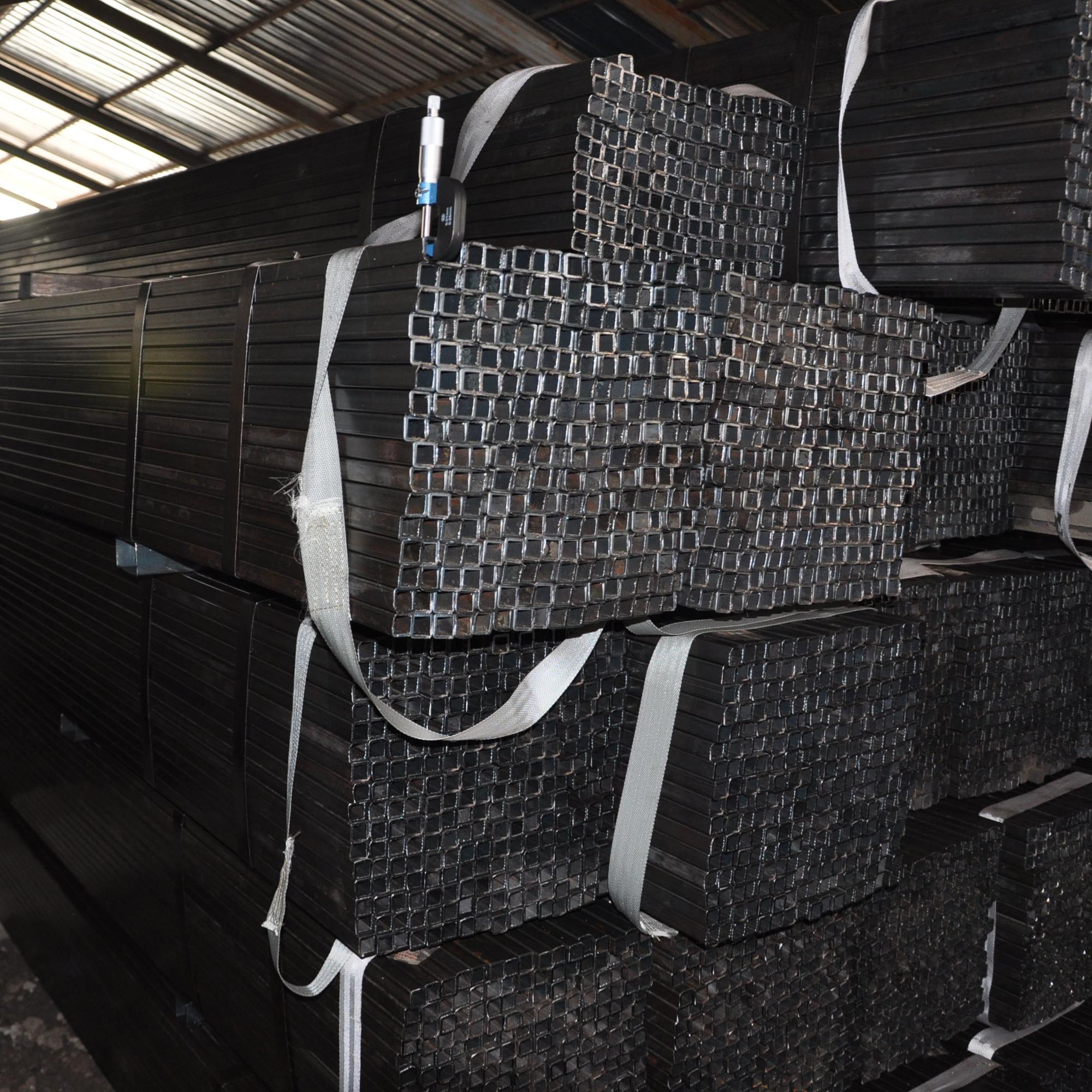 ISO 14mm Black Steel Square Tube JIS SS400 Galvanized Square Tube
