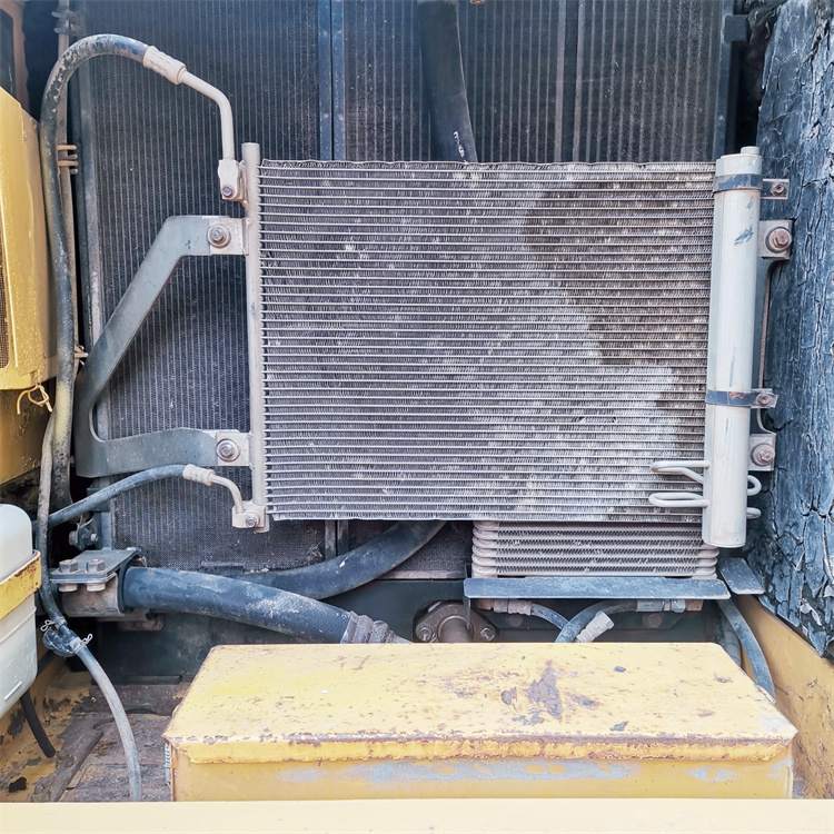 19900 KG Operating Weight Used Komatsu PC200 Excavator with Original Hydraulic Valve