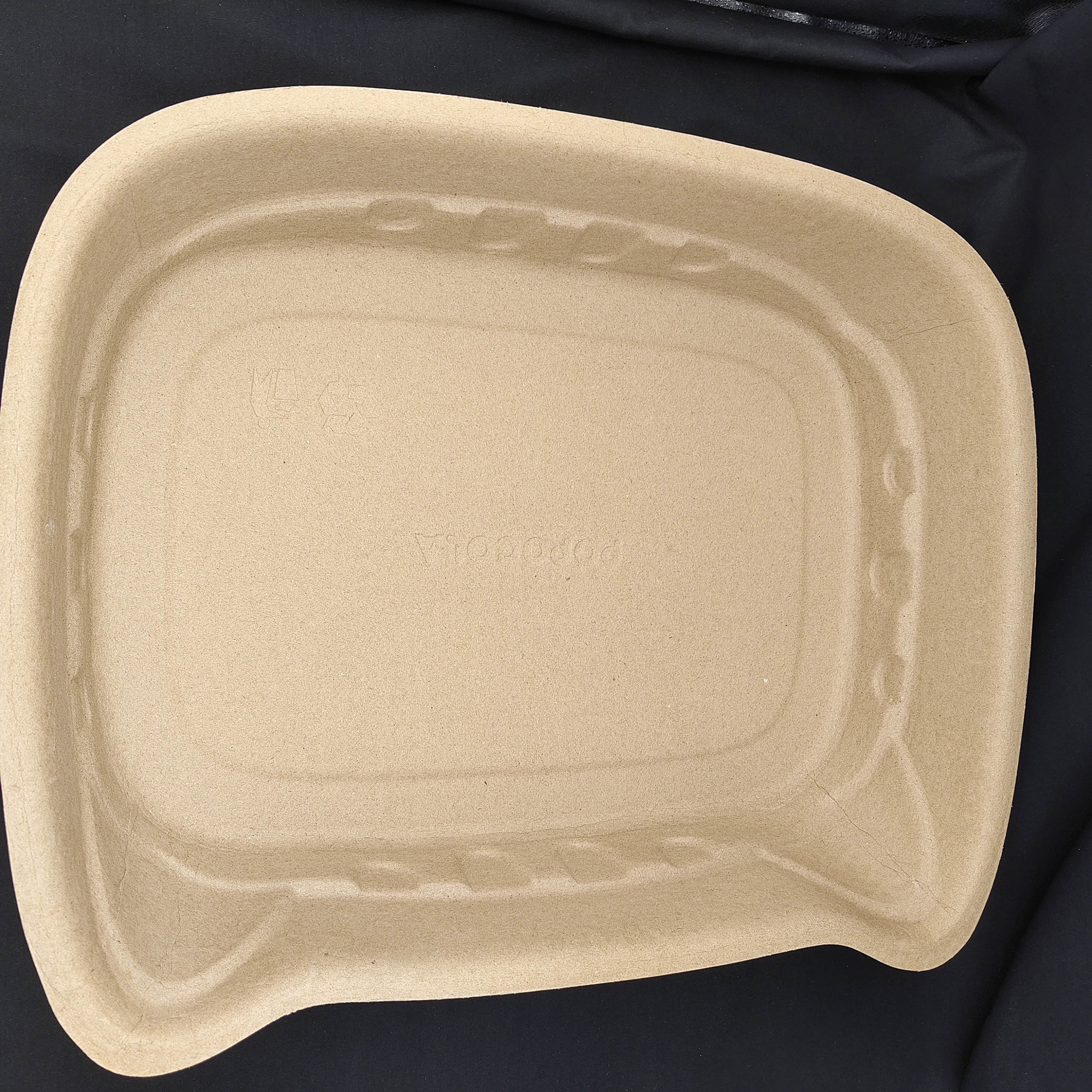 Direct supply from Chinese factories. Environmentally friendly disposable cat face-shaped cat litter boxes. Made of corrugated paper pulp molding, dry