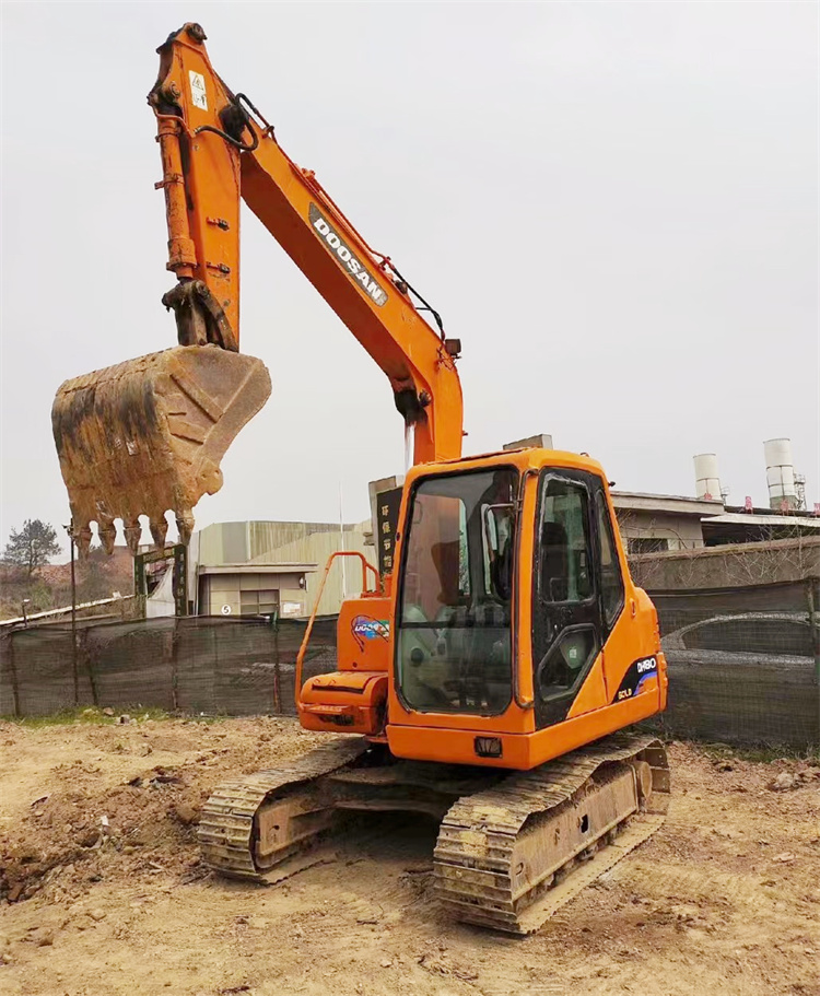 8 Ton Doosan DH80 Excavator Second-hand Machine for Earth-moving in Good Condition